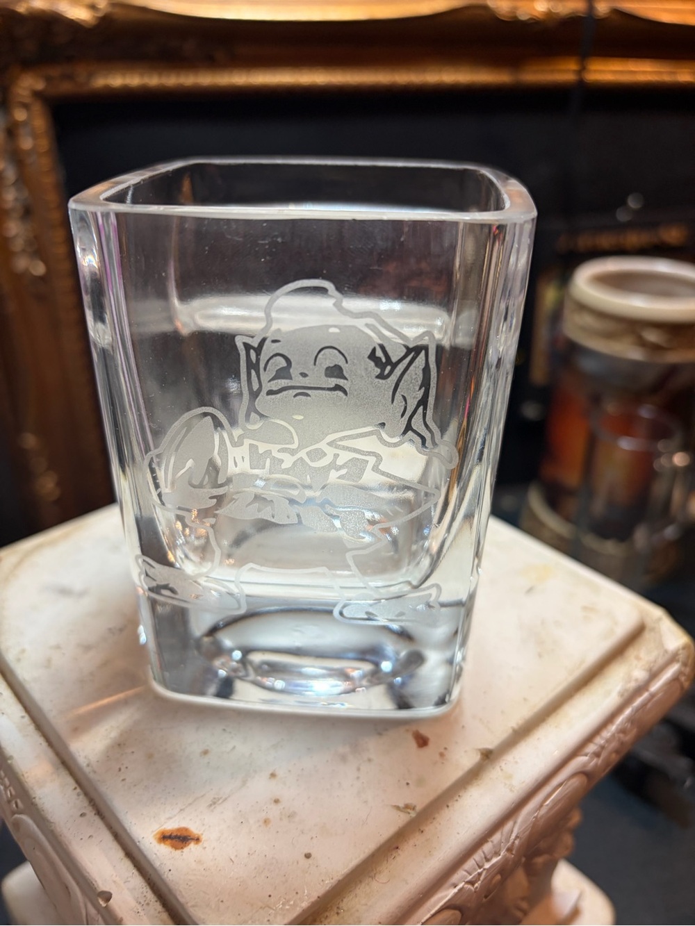 Notre Dame Fighting Irish Etched Glass Whiskey Glass Built-in Cigar Rest 9oz